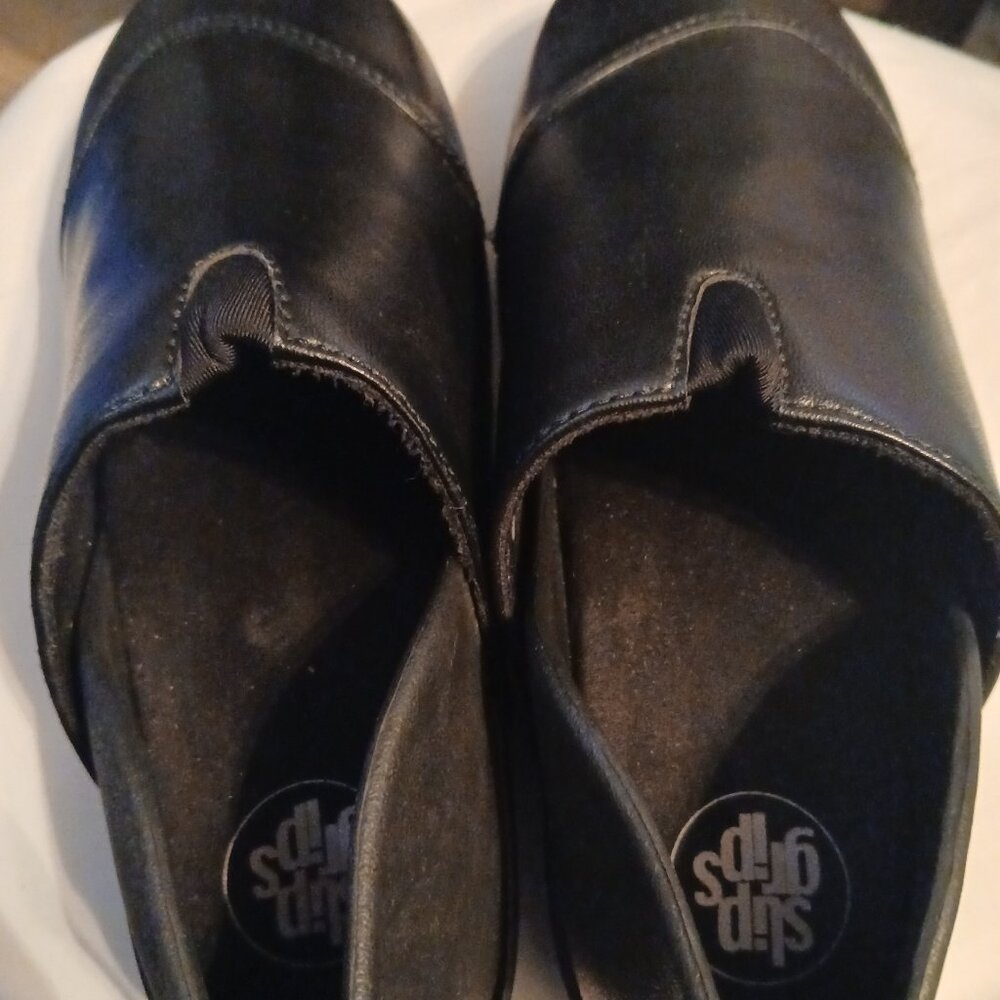 slip grip  woman clog size 5m